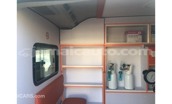 Buy Import Toyota Hiace White Car in Import - Dubai in Clarendon Buy Import Toyota Hiace White Car in Import - Dubai in Clarendon