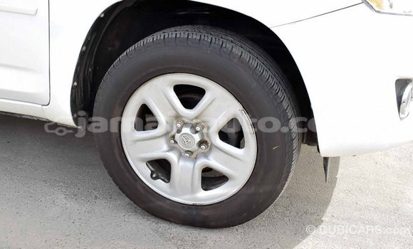 Acheter Import Utilitaire Toyota HiAce Blanc à Import - Dubai, Clarendon Acheter Import Utilitaire Toyota HiAce Blanc à Import - Dubai, Clarendon