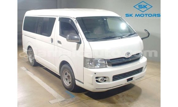 Acheter Import Voiture Toyota Hiace Blanc à Import - Dubai, Clarendon Acheter Import Voiture Toyota Hiace Blanc à Import - Dubai, Clarendon