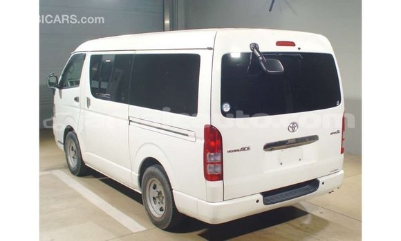 Buy Import Toyota Hiace White Car in Import - Dubai in Clarendon Buy Import Toyota Hiace White Car in Import - Dubai in Clarendon