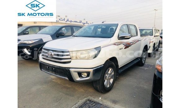 Acheter Import Voiture Toyota Hilux Blanc à Import - Dubai, Clarendon Acheter Import Voiture Toyota Hilux Blanc à Import - Dubai, Clarendon