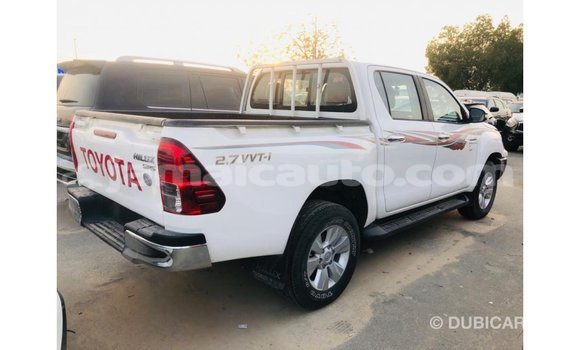 Acheter Import Voiture Toyota Hilux Blanc à Import - Dubai, Clarendon Acheter Import Voiture Toyota Hilux Blanc à Import - Dubai, Clarendon