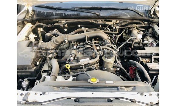 Acheter Import Voiture Toyota Hilux Blanc à Import - Dubai, Clarendon Acheter Import Voiture Toyota Hilux Blanc à Import - Dubai, Clarendon
