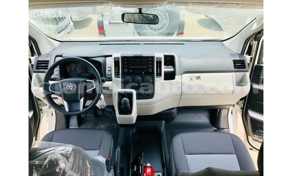 Buy Import Toyota Hiace White Car in Import - Dubai in Clarendon Buy Import Toyota Hiace White Car in Import - Dubai in Clarendon