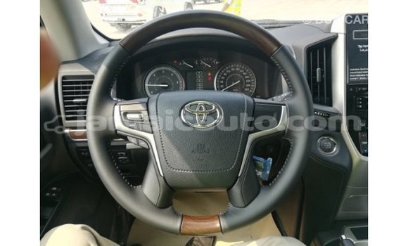 Buy Import Toyota Land Cruiser White Car in Import - Dubai in Clarendon Buy Import Toyota Land Cruiser White Car in Import - Dubai in Clarendon