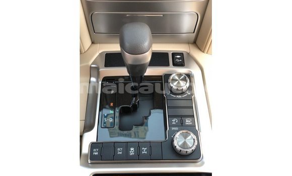Buy Import Toyota Land Cruiser White Car in Import - Dubai in Clarendon Buy Import Toyota Land Cruiser White Car in Import - Dubai in Clarendon