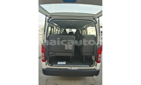 Buy Import Toyota Hiace White Car in Import - Dubai in Clarendon Buy Import Toyota Hiace White Car in Import - Dubai in Clarendon