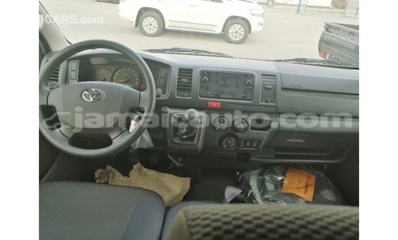 Buy Import Toyota Hiace White Car in Import - Dubai in Clarendon Buy Import Toyota Hiace White Car in Import - Dubai in Clarendon