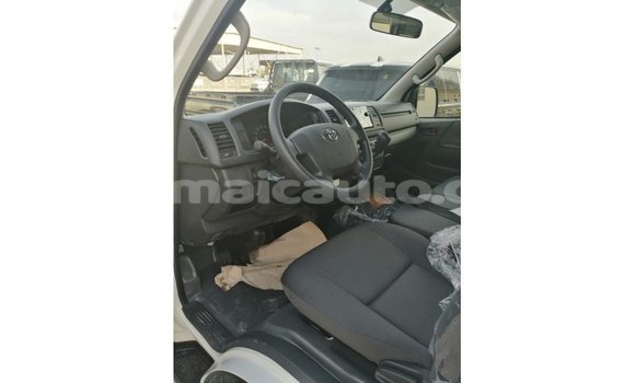 Buy Import Toyota Hiace White Car in Import - Dubai in Clarendon Buy Import Toyota Hiace White Car in Import - Dubai in Clarendon