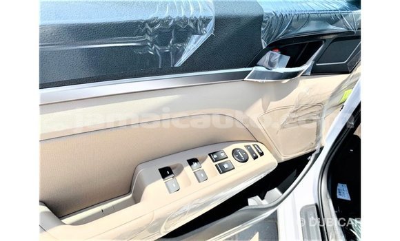 Buy Import Hyundai Elantra White Car in Import - Dubai in Clarendon Buy Import Hyundai Elantra White Car in Import - Dubai in Clarendon