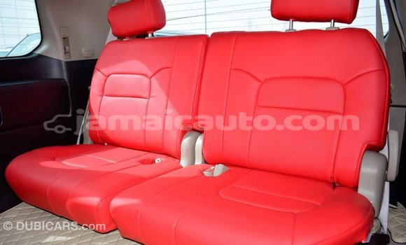 Acheter Import Voiture Toyota Land Cruiser Noir à Import - Dubai, Clarendon Acheter Import Voiture Toyota Land Cruiser Noir à Import - Dubai, Clarendon