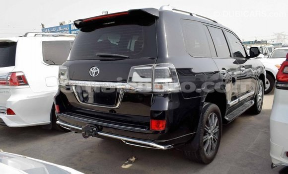 Acheter Import Voiture Toyota Land Cruiser Noir à Import - Dubai, Clarendon Acheter Import Voiture Toyota Land Cruiser Noir à Import - Dubai, Clarendon