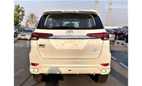 Buy Import Toyota Fortuner White Car in Import - Dubai in Clarendon Buy Import Toyota Fortuner White Car in Import - Dubai in Clarendon