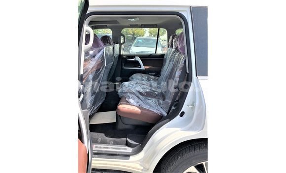 Buy Import Toyota Land Cruiser White Car in Import - Dubai in Clarendon Buy Import Toyota Land Cruiser White Car in Import - Dubai in Clarendon