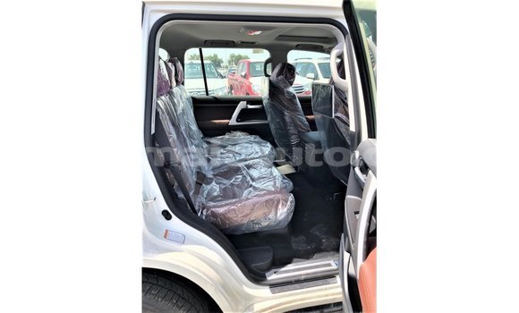 Buy Import Toyota Land Cruiser White Car in Import - Dubai in Clarendon Buy Import Toyota Land Cruiser White Car in Import - Dubai in Clarendon