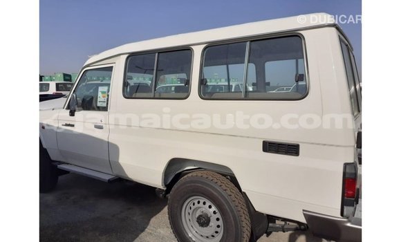 Buy Import Toyota Land Cruiser White Car in Import - Dubai in Clarendon Buy Import Toyota Land Cruiser White Car in Import - Dubai in Clarendon