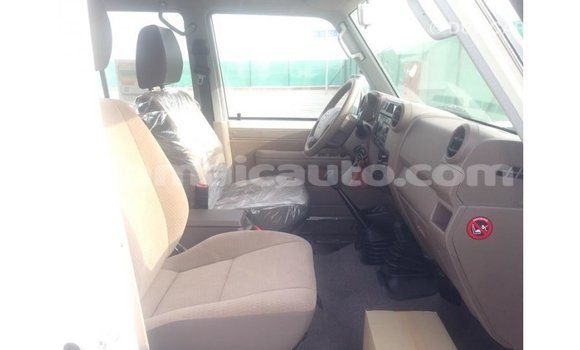 Buy Import Toyota Land Cruiser White Car in Import - Dubai in Clarendon Buy Import Toyota Land Cruiser White Car in Import - Dubai in Clarendon