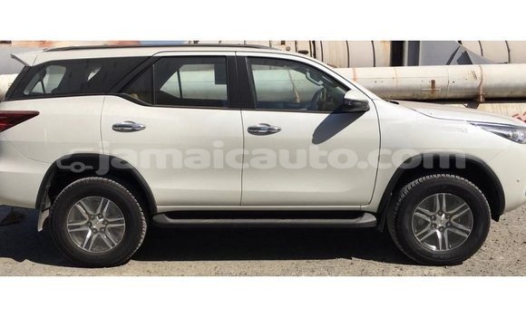 Buy Import Toyota Fortuner White Car in Import - Dubai in Clarendon Buy Import Toyota Fortuner White Car in Import - Dubai in Clarendon