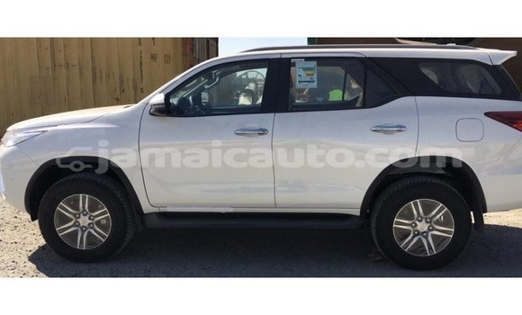 Buy Import Toyota Fortuner White Car in Import - Dubai in Clarendon Buy Import Toyota Fortuner White Car in Import - Dubai in Clarendon