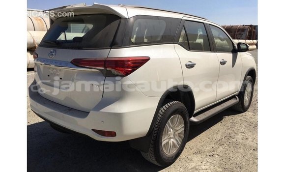 Buy Import Toyota Fortuner White Car in Import - Dubai in Clarendon Buy Import Toyota Fortuner White Car in Import - Dubai in Clarendon