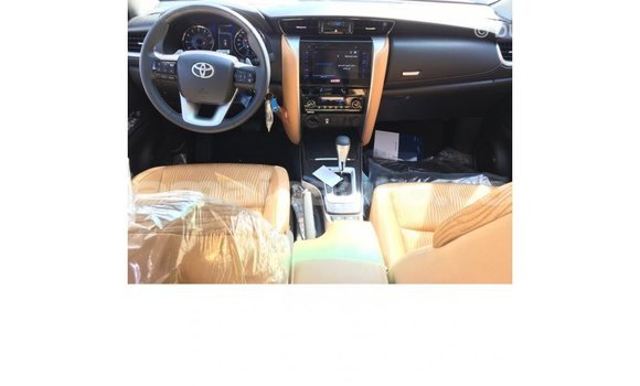 Buy Import Toyota Fortuner White Car in Import - Dubai in Clarendon Buy Import Toyota Fortuner White Car in Import - Dubai in Clarendon