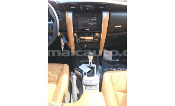 Buy Import Toyota Fortuner White Car in Import - Dubai in Clarendon Buy Import Toyota Fortuner White Car in Import - Dubai in Clarendon