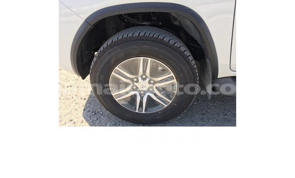 Buy Import Toyota Fortuner White Car in Import - Dubai in Clarendon Buy Import Toyota Fortuner White Car in Import - Dubai in Clarendon