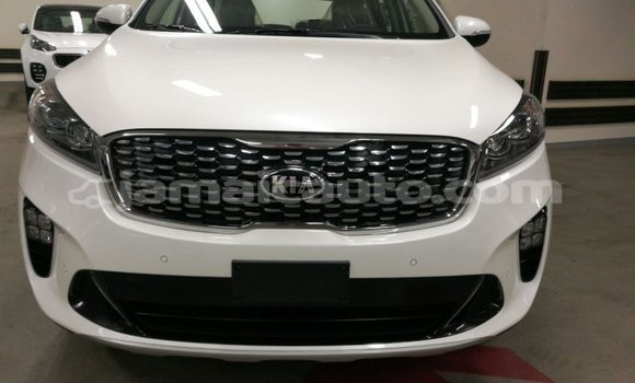 Acheter Import Voiture Kia Sorento Blanc à Import - Dubai, Clarendon