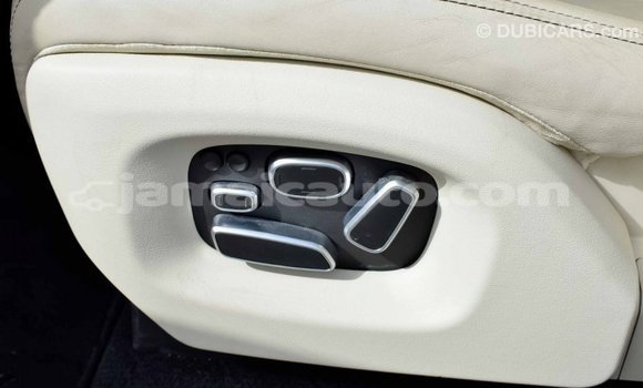 Acheter Import Voiture Land Rover Range Rover Blanc à Import - Dubai, Clarendon Acheter Import Voiture Land Rover Range Rover Blanc à Import - Dubai, Clarendon