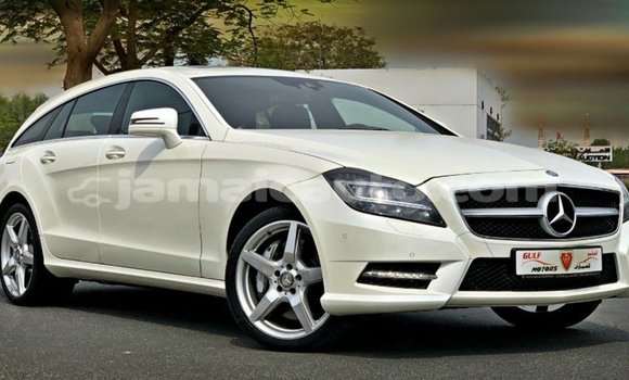 Buy Import Mercedes-Benz 190 (W201) White Car in Import - Dubai in Clarendon Buy Import Mercedes-Benz 190 (W201) White Car in Import - Dubai in Clarendon