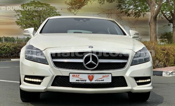 Buy Import Mercedes-Benz 190 (W201) White Car in Import - Dubai in Clarendon Buy Import Mercedes-Benz 190 (W201) White Car in Import - Dubai in Clarendon