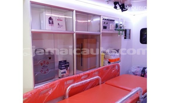 Buy Import Toyota Hiace White Car in Import - Dubai in Clarendon Buy Import Toyota Hiace White Car in Import - Dubai in Clarendon