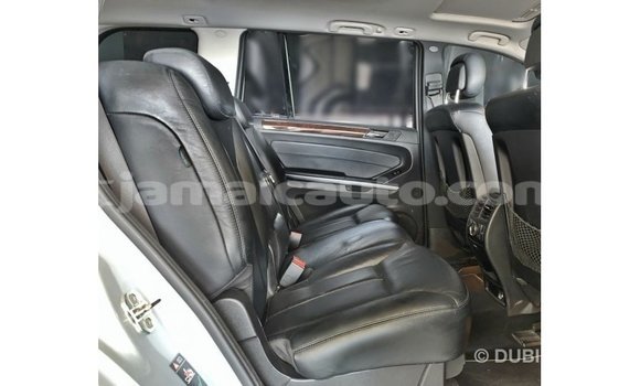 Buy Import Mercedes-Benz 190 (W201) Other Car in Import - Dubai in Clarendon Buy Import Mercedes-Benz 190 (W201) Other Car in Import - Dubai in Clarendon