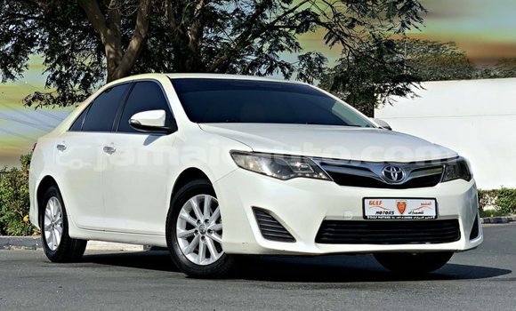 Acheter Import Voiture Toyota Camry Blanc à Import - Dubai, Clarendon Acheter Import Voiture Toyota Camry Blanc à Import - Dubai, Clarendon