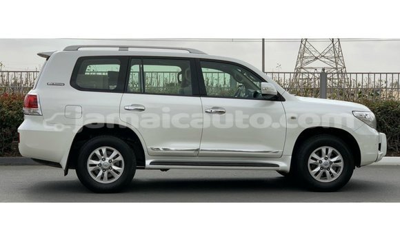 Buy Import Toyota Land Cruiser White Car in Import - Dubai in Clarendon Buy Import Toyota Land Cruiser White Car in Import - Dubai in Clarendon