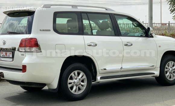 Buy Import Toyota Land Cruiser White Car in Import - Dubai in Clarendon Buy Import Toyota Land Cruiser White Car in Import - Dubai in Clarendon