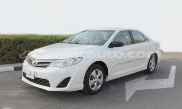 Acheter Import Voiture Toyota Camry Blanc à Import - Dubai, Clarendon Acheter Import Voiture Toyota Camry Blanc à Import - Dubai, Clarendon