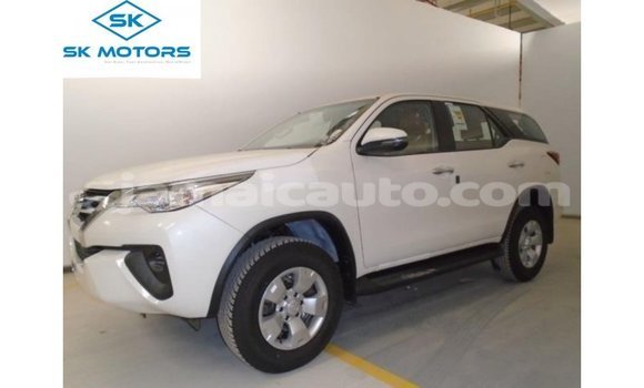 Buy Import Toyota Fortuner White Car in Import - Dubai in Clarendon Buy Import Toyota Fortuner White Car in Import - Dubai in Clarendon