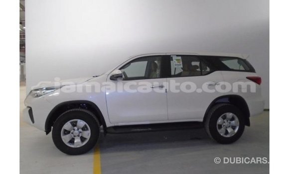 Buy Import Toyota Fortuner White Car in Import - Dubai in Clarendon Buy Import Toyota Fortuner White Car in Import - Dubai in Clarendon