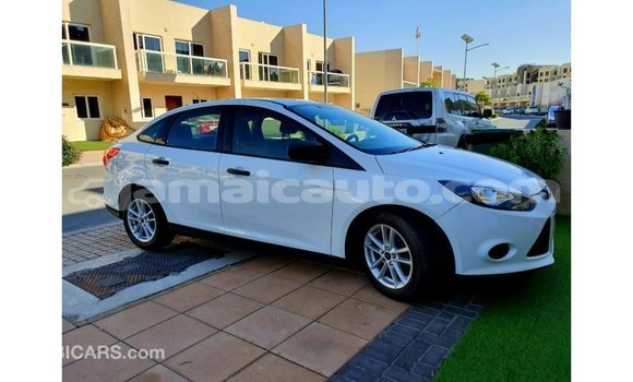 Acheter Import Voiture Ford Focus Blanc à Import - Dubai, Clarendon Acheter Import Voiture Ford Focus Blanc à Import - Dubai, Clarendon