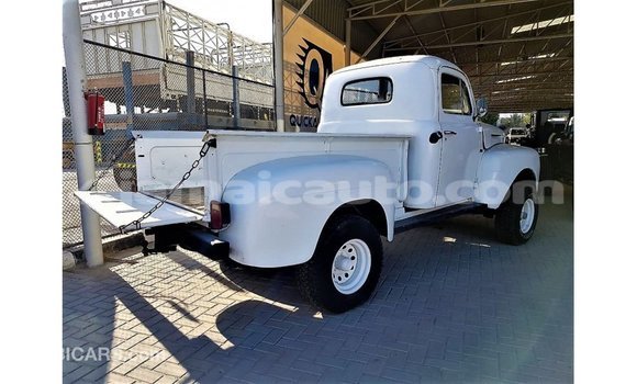 Buy Import Ford Club Wagon White Car in Import - Dubai in Clarendon Buy Import Ford Club Wagon White Car in Import - Dubai in Clarendon