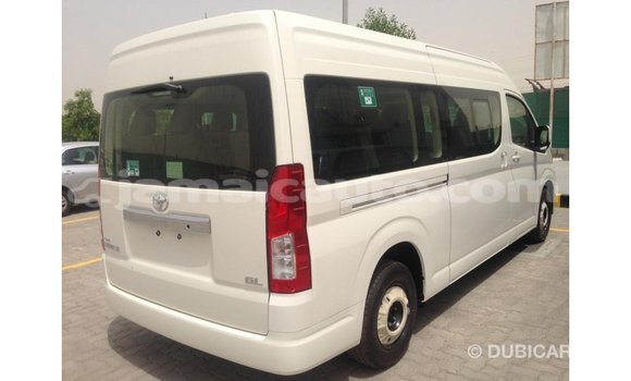 Acheter Import Voiture Toyota Hiace Blanc à Import - Dubai, Clarendon Acheter Import Voiture Toyota Hiace Blanc à Import - Dubai, Clarendon