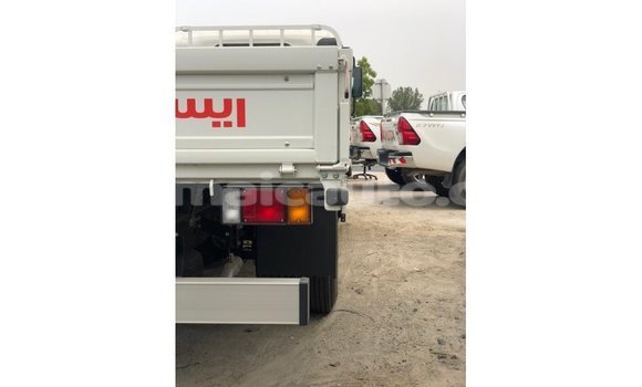 Acheter Import Utilitaire Isuzu FTR 850 Blanc à Import - Dubai, Clarendon Acheter Import Utilitaire Isuzu FTR 850 Blanc à Import - Dubai, Clarendon