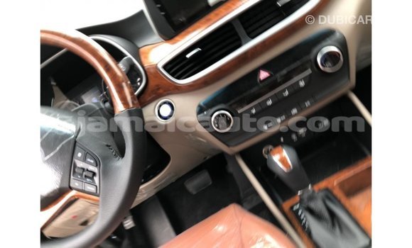 Acheter Import Voiture Hyundai Tucson Blanc à Import - Dubai, Clarendon Acheter Import Voiture Hyundai Tucson Blanc à Import - Dubai, Clarendon