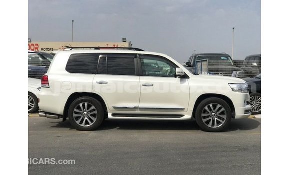 Buy Import Toyota Land Cruiser White Car in Import - Dubai in Clarendon Buy Import Toyota Land Cruiser White Car in Import - Dubai in Clarendon