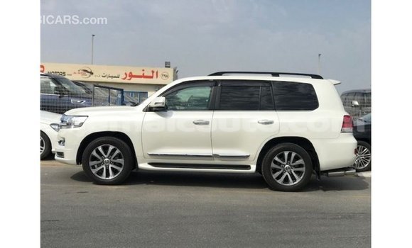 Buy Import Toyota Land Cruiser White Car in Import - Dubai in Clarendon Buy Import Toyota Land Cruiser White Car in Import - Dubai in Clarendon