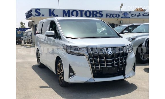 Acheter Import Voiture Toyota Alphard Blanc à Import - Dubai, Clarendon Acheter Import Voiture Toyota Alphard Blanc à Import - Dubai, Clarendon