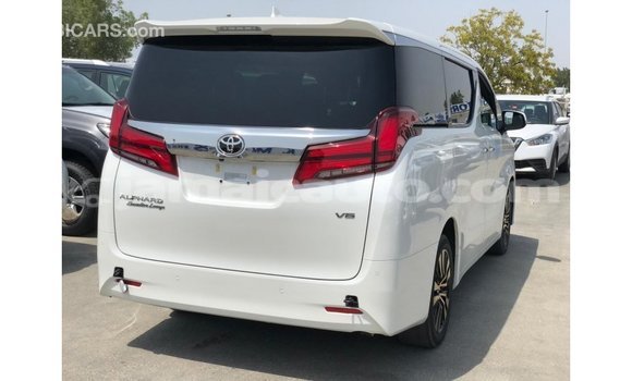 Acheter Import Voiture Toyota Alphard Blanc à Import - Dubai, Clarendon Acheter Import Voiture Toyota Alphard Blanc à Import - Dubai, Clarendon