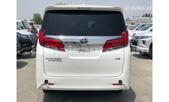Acheter Import Voiture Toyota Alphard Blanc à Import - Dubai, Clarendon Acheter Import Voiture Toyota Alphard Blanc à Import - Dubai, Clarendon