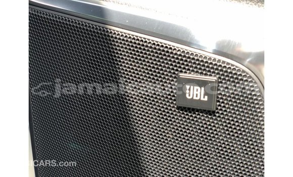 Acheter Import Voiture Toyota Alphard Blanc à Import - Dubai, Clarendon Acheter Import Voiture Toyota Alphard Blanc à Import - Dubai, Clarendon